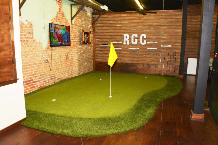 Flagstaff Indoor Putting Green