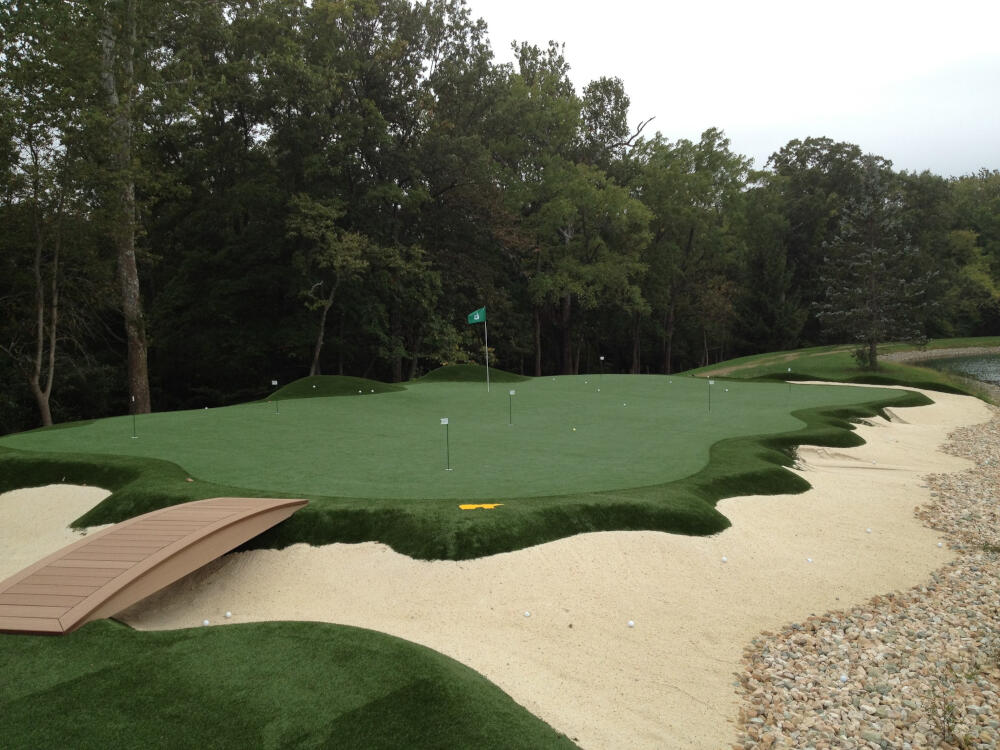 Flagstaff artificial putting green