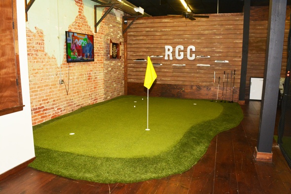 Flagstaff Indoor Putting Green